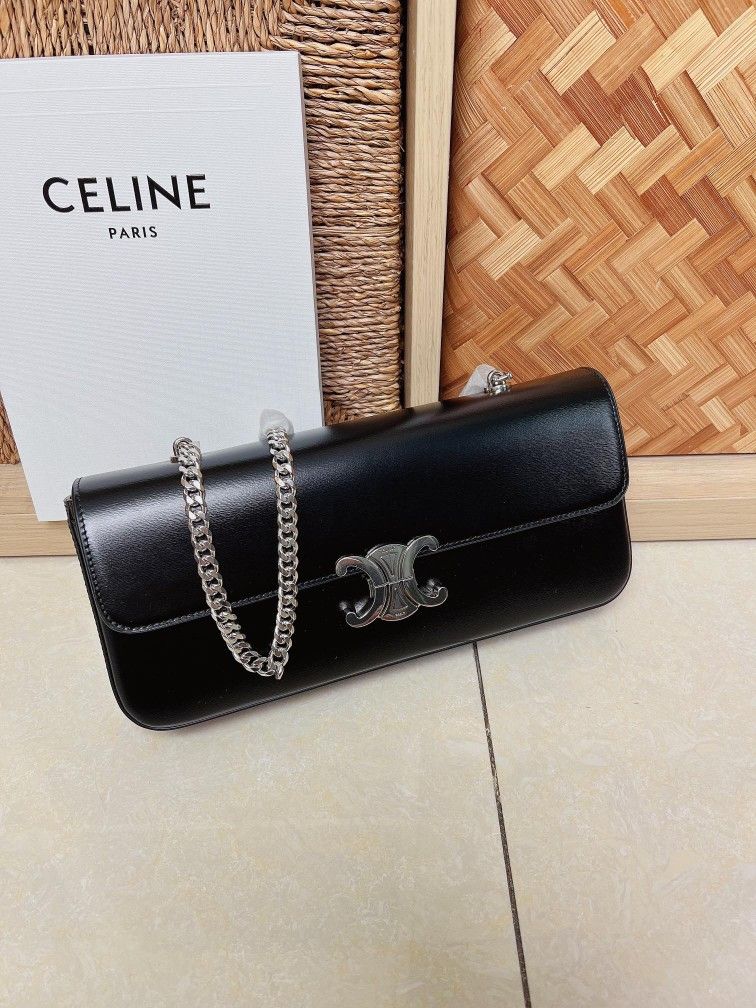 Removed!
HomeWomenBagsTote bagsGUESS Tote bags
Member's items (7)
GUESS tote bag