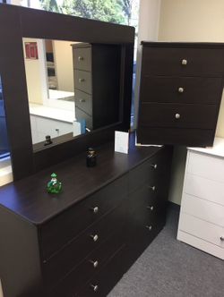 Set Eight Drawers Dresser And Nightstand 