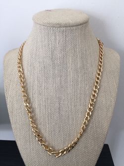 Flat stainless steel chain