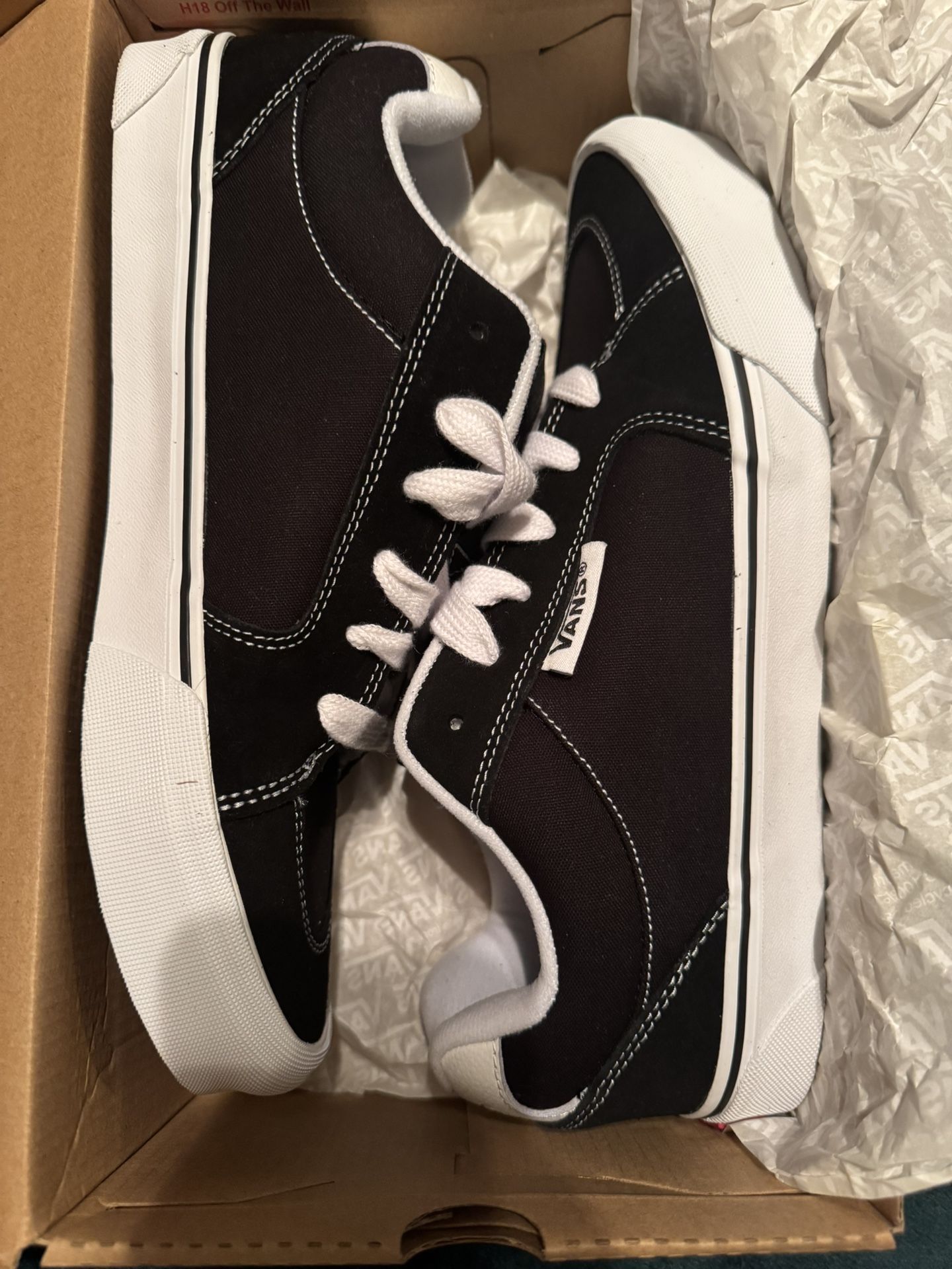 NEW Men’s Vans Shoes in box