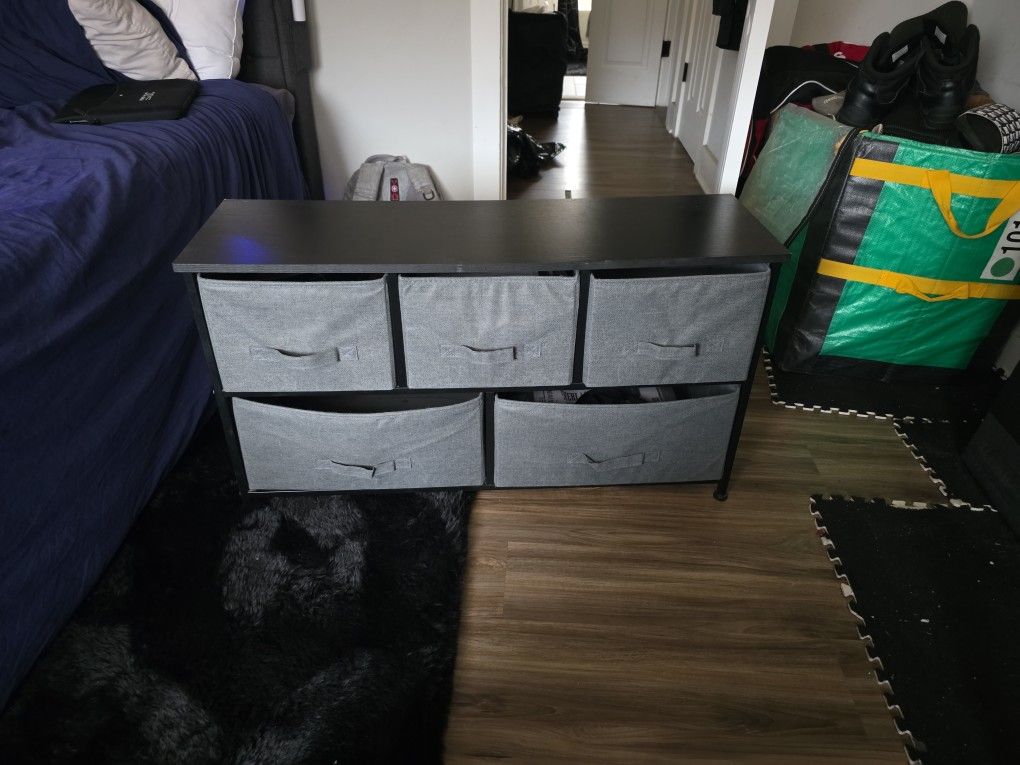 Little 5 Draw Dresser Or Storage