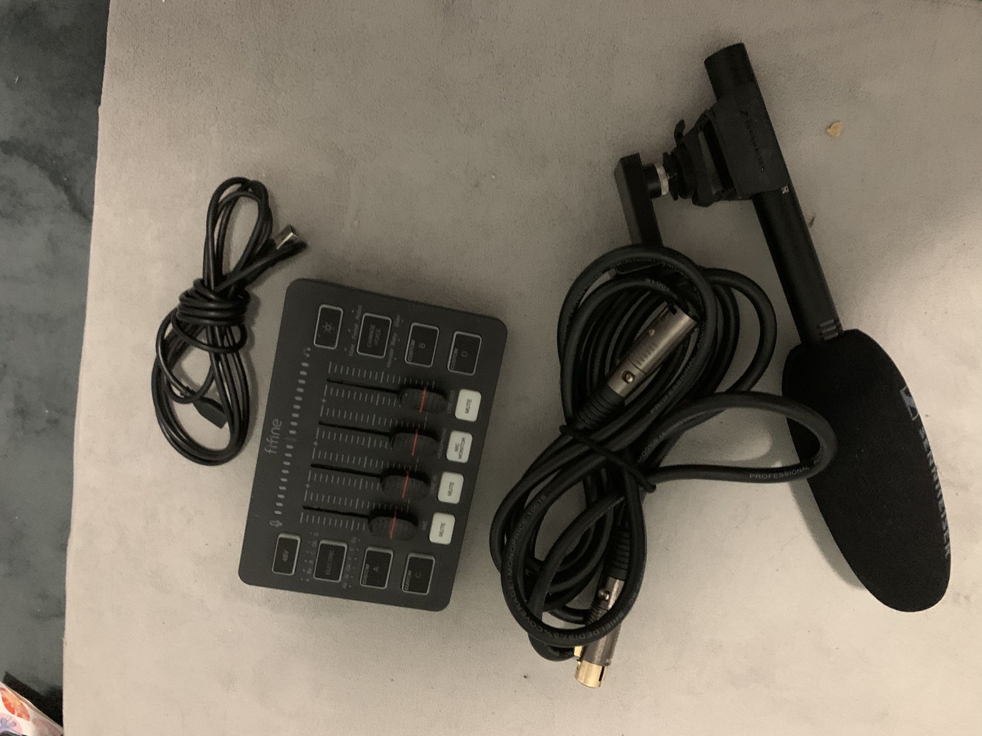 microphone streaming mixer and stand