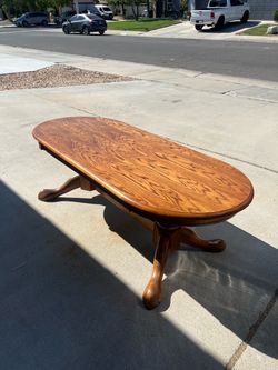 Living room, coffee table