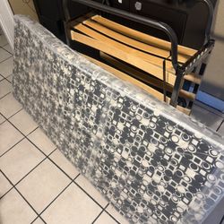 New Portable Folding Bed with New Mattress