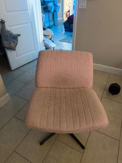 Wide vanity chair