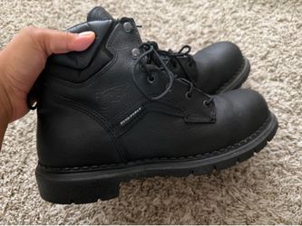 Red Wing Dunaforce work boots