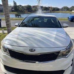 2016 Kia Optima LX – Automatic – $5,200