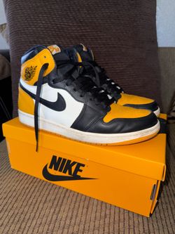 Air Jordan 1 Retro High OG Taxi/Black and Sail