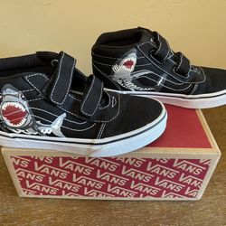 Youth Vans size 3.0 Ward Mid V Glow Sharks  Hi Skate Shoes “Glow in The Dark”