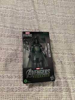Marvel Legends Doctor Doom Avengers Doomsday Figure