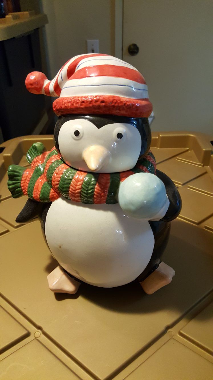 Home holiday penguin cookie jar