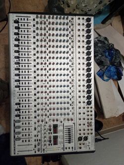 Compare behringer eurodesk sl2442fx pro