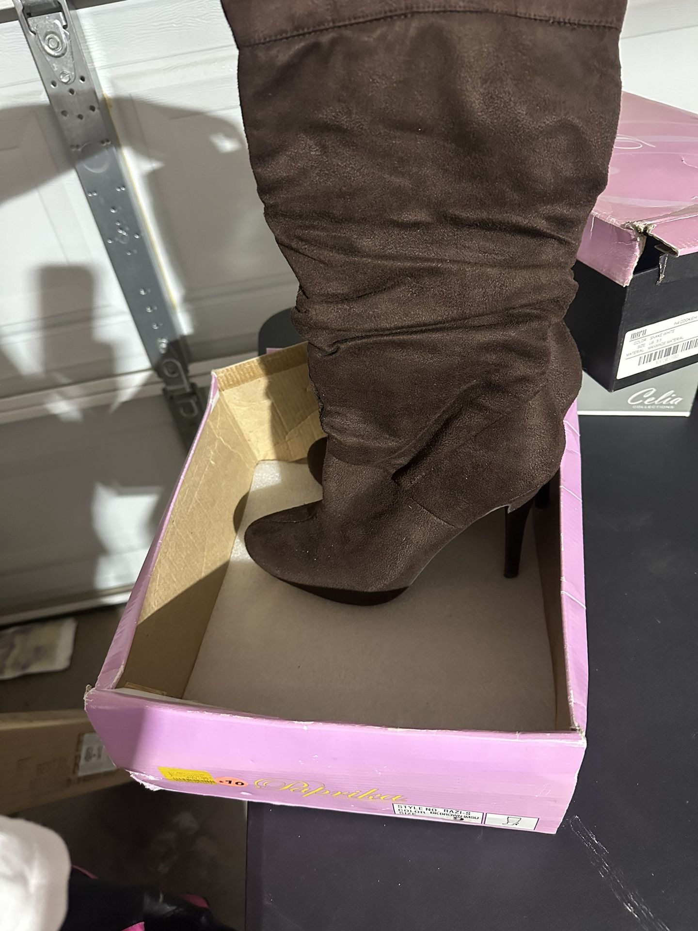 Woman’s Boots Size 9