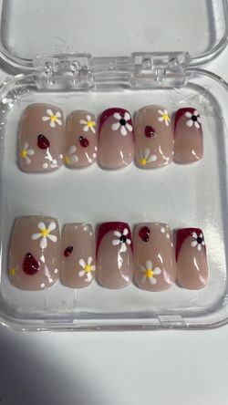 Press on nails