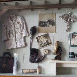 VINTAGE MINIATURE DOCTOR SHADOWBOX 
