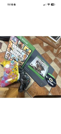 Microsoft Xbox One S 1681 Console Bundle 2 Controllers 4 Games GTA V COD