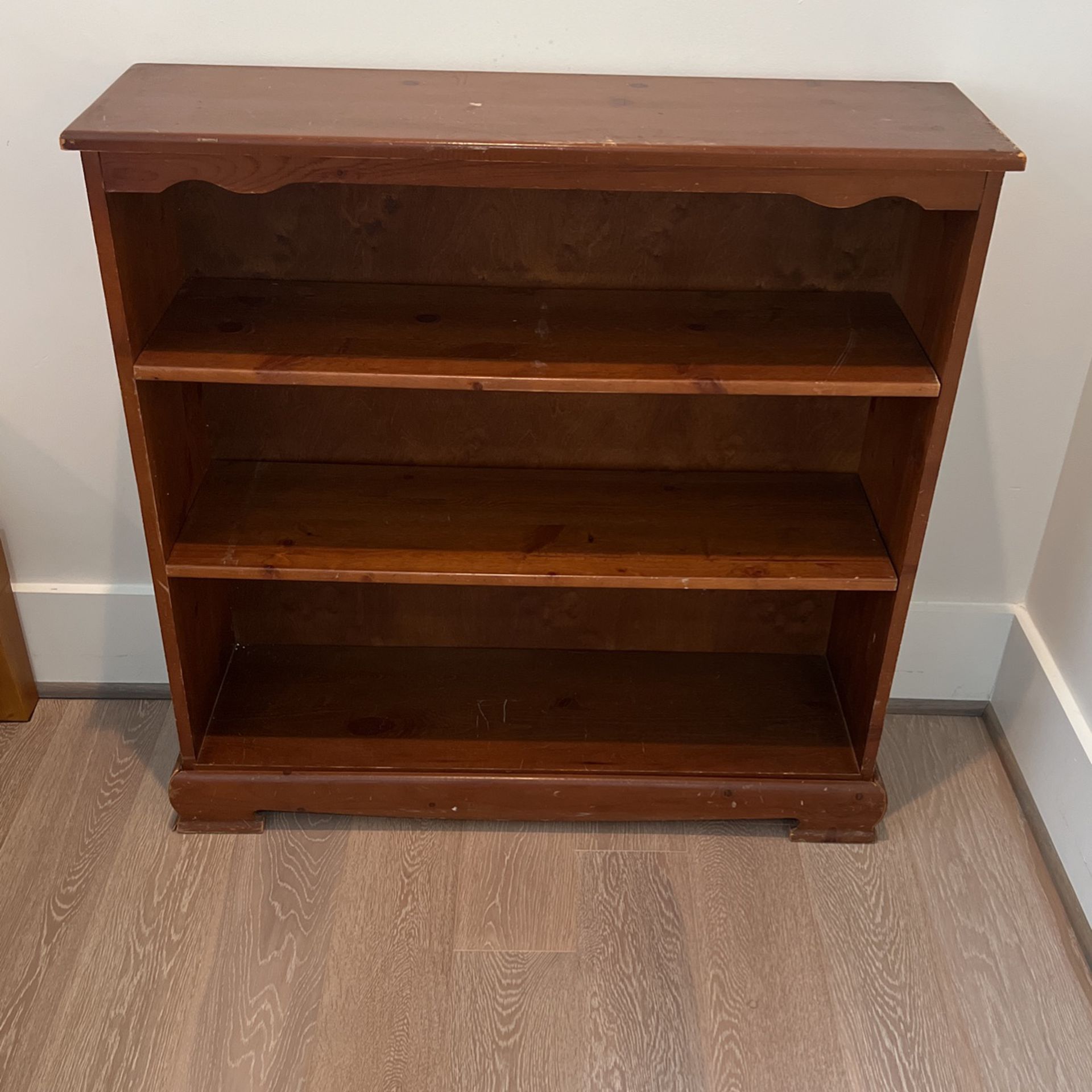 Wood Bookshelf/bookcase - FREE
