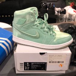 Womans Air Jordan 1ret High