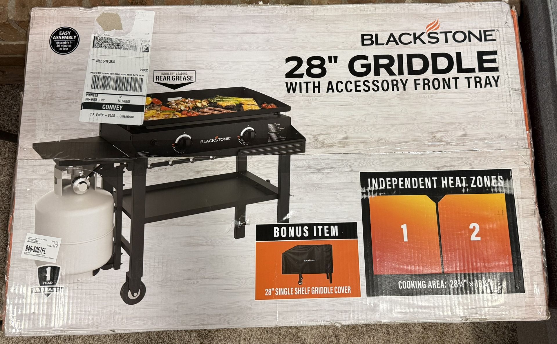 BLACKSTONE 28" GRIDDLE WITH ACCESSORY FRONT TRAY