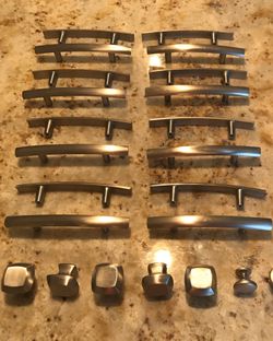Silver Metal Cabinet/Drawer Pulls & Knobs
