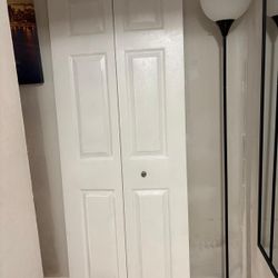 Bifold Door/Puerta Plegable