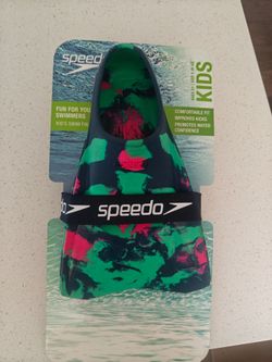 Speedo Kids' Swim Fins in a green marble pattern