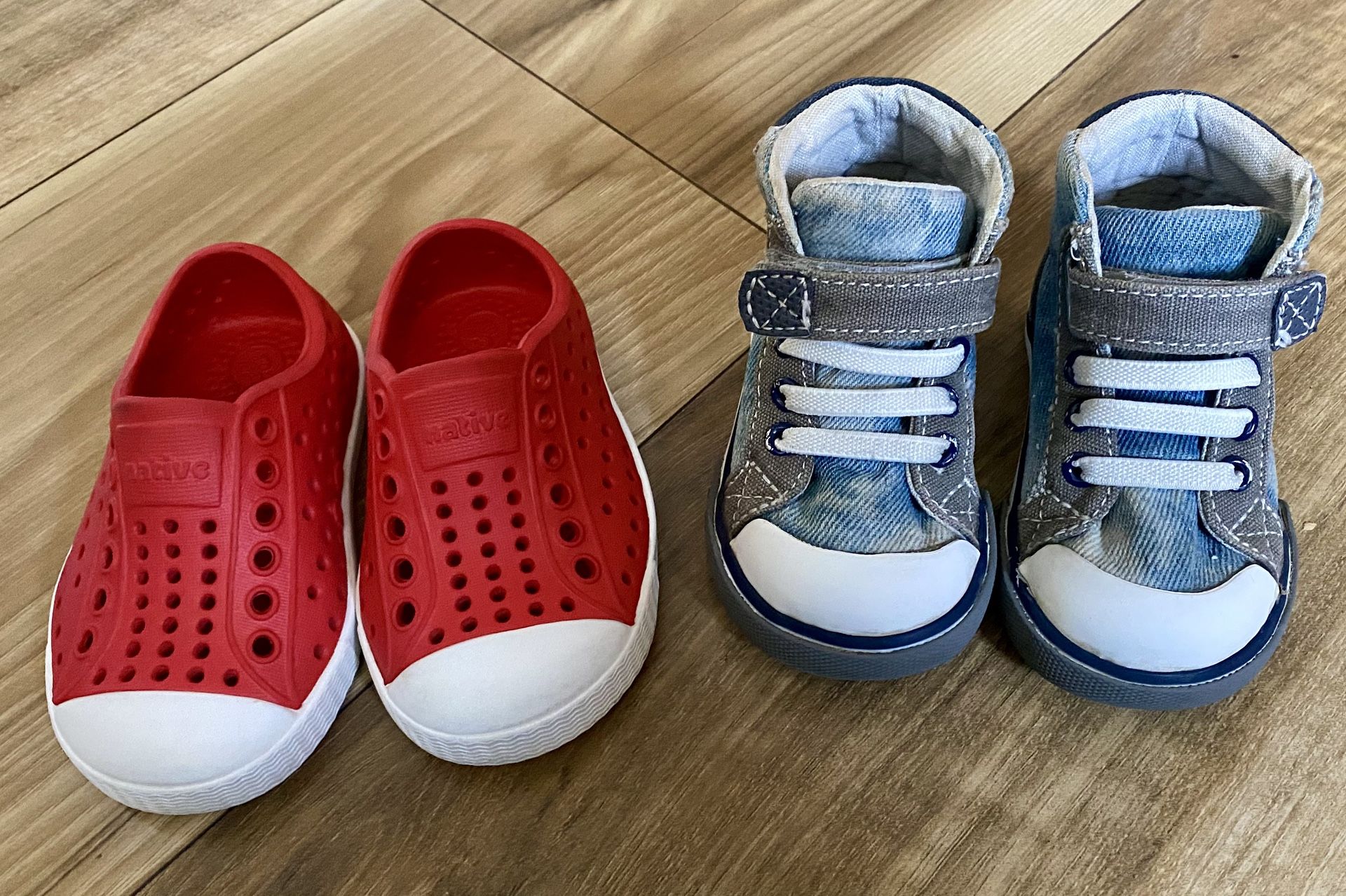 Size 4 baby/toddler Native & See Kai Run shoes 
