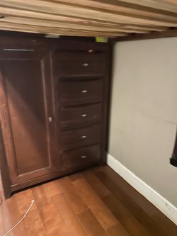 Bunk bed twin over full