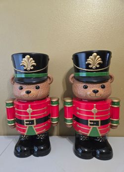 Viral teddy bear nutcrackers LED lights up