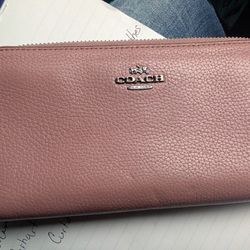 AUTHENTIC COACH NEY YORK WALLET IM EXCELLENT CONDITION.