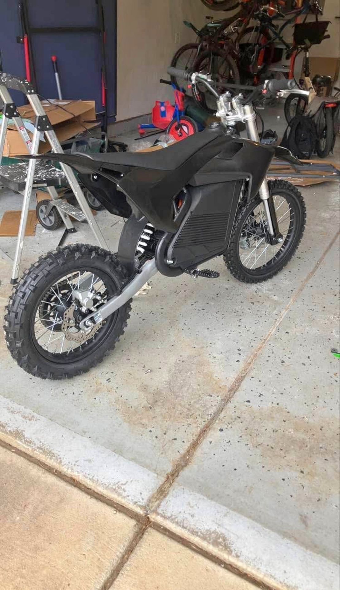 MotoTec 72v 5000w  Bike 