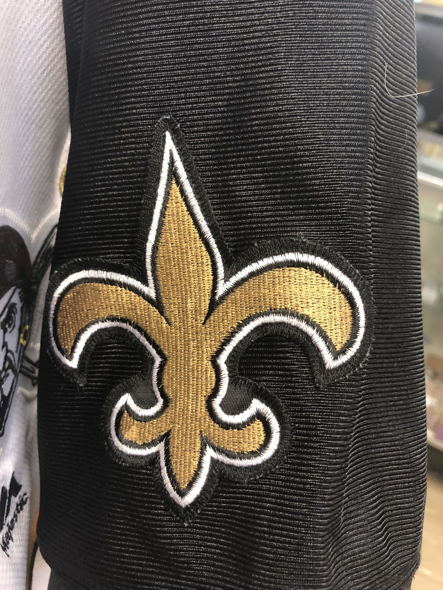 Vintage Reebok Reggie Bush New Orleans Saints Jersey Size youth XL/ Men's S  for Sale in Buena Park, CA - OfferUp