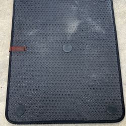 Litter and Urine Trapper 