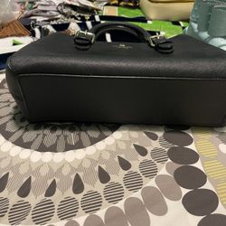 Black Kate Spades Medium Size, Cross Body Purse, And Should