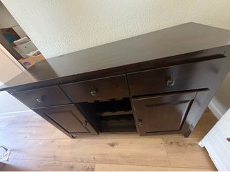 Wine server