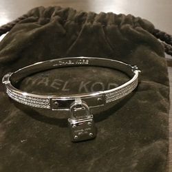 Michael Kors braclet With Lock.  