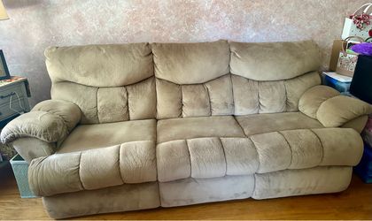 3 Seat Recliner Couch