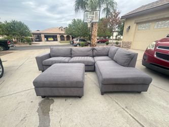 Thomasville Sectional Couch - Free Delivery