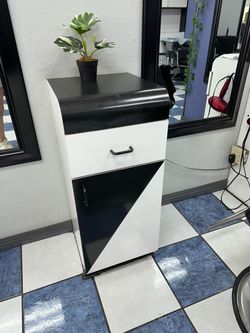 Salon stations