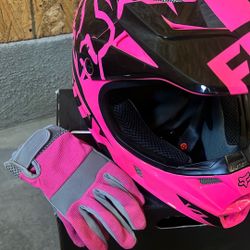 Fox Helmet Practically Brand New. Could Be A Youth But Looks Big