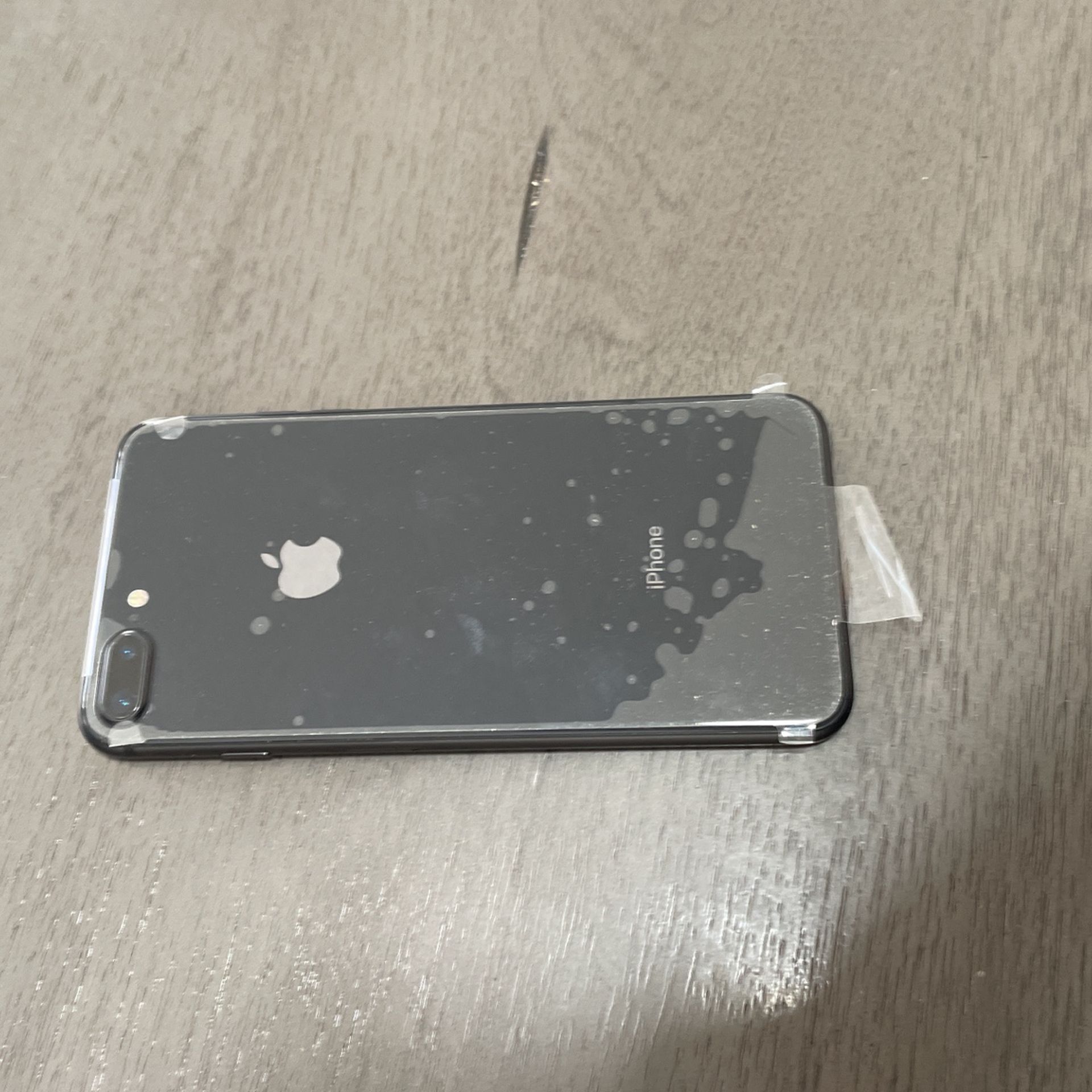 iPhone 8 Plus