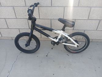 Boy's 16" Specialized fuse bmx bike
