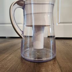 Brita Water Filtration Pitcher Model OB43/OB03 Clear With White Lid Needs Filter