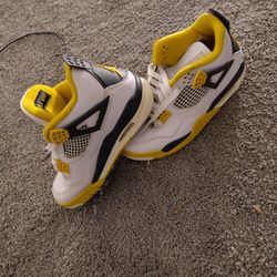 Black And Yellow Flights