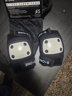 Elbow pads