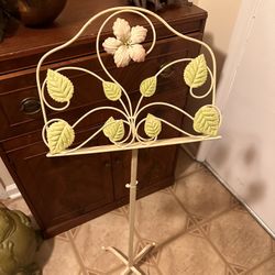 Ornate Director’s Stand, Home Decor