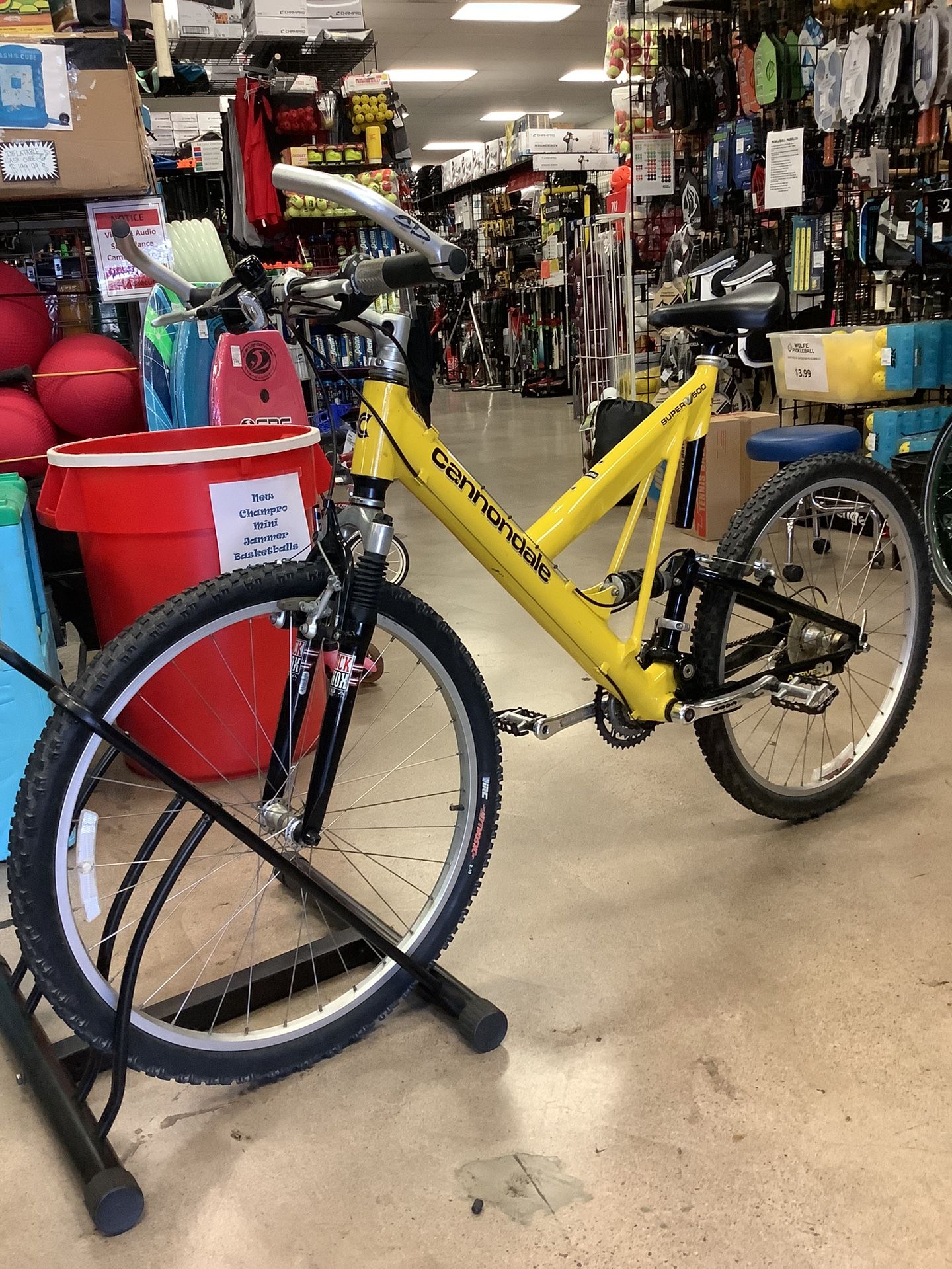 Cannondale super v 500 mountain bike new arrivals