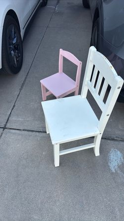Free children’s desk chairs