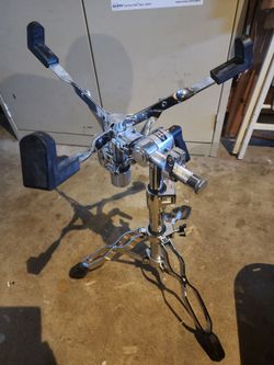DW Drums DWCP9300 snare stand.