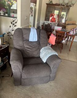 MUST GO! Recliner